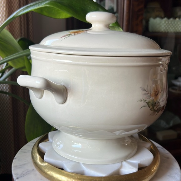 Vintage Floral Pedestal Tureen With Ladle / Large Ceramic Cottage Style - Picture 8 of 12